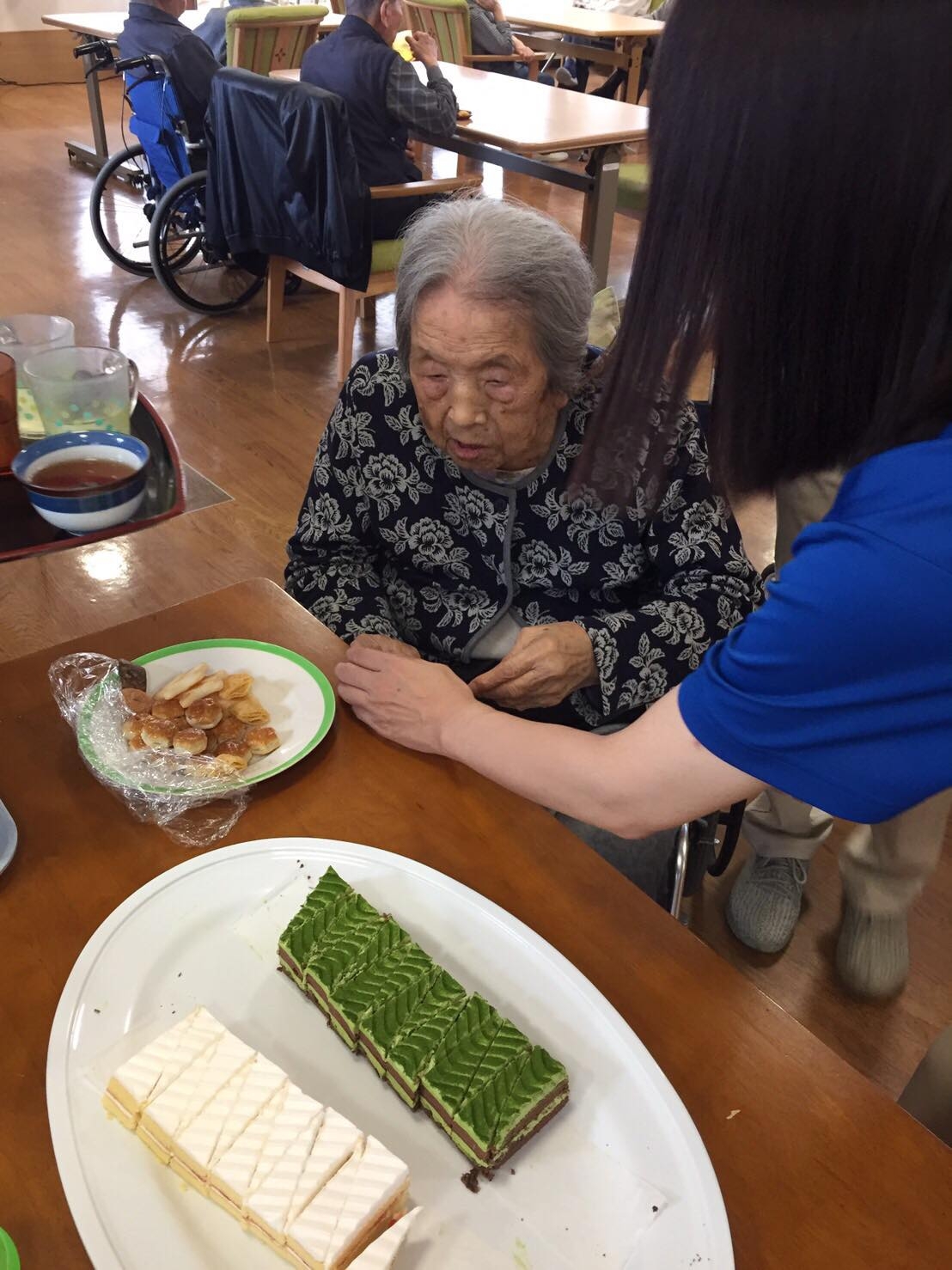 ラブリー食べ 放題 金沢 ブログ 世界のすべての髪型